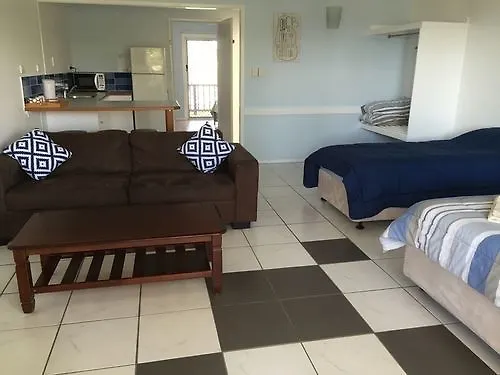 Cardwell Beachfront Motel